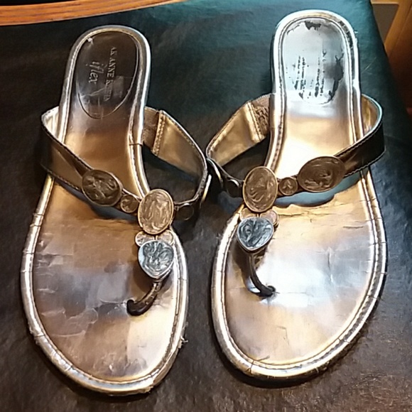 Sandals - Picture 4 of 4